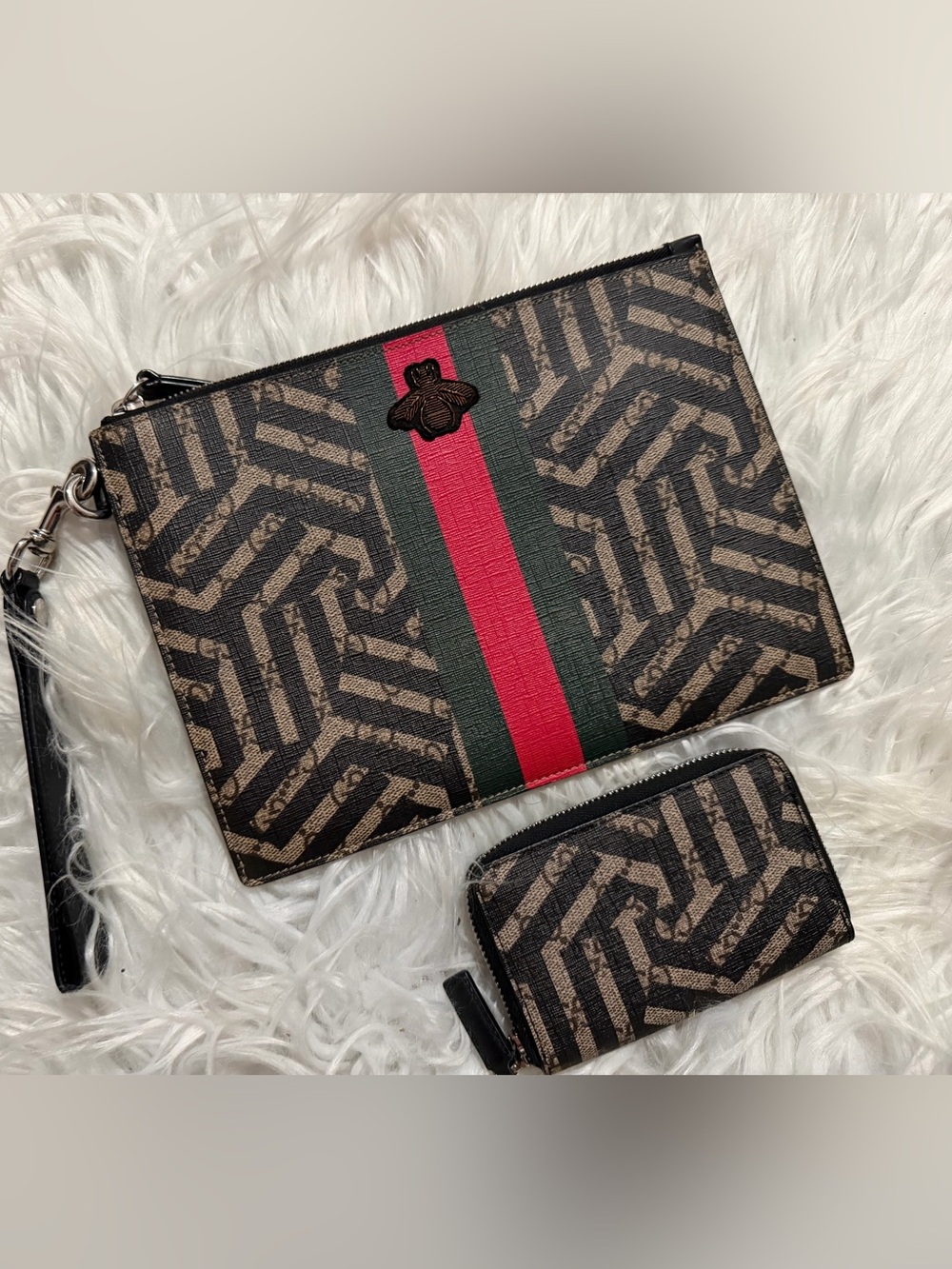Authentic Gucci GG Bee Supreme Caleido Clutch and wallet